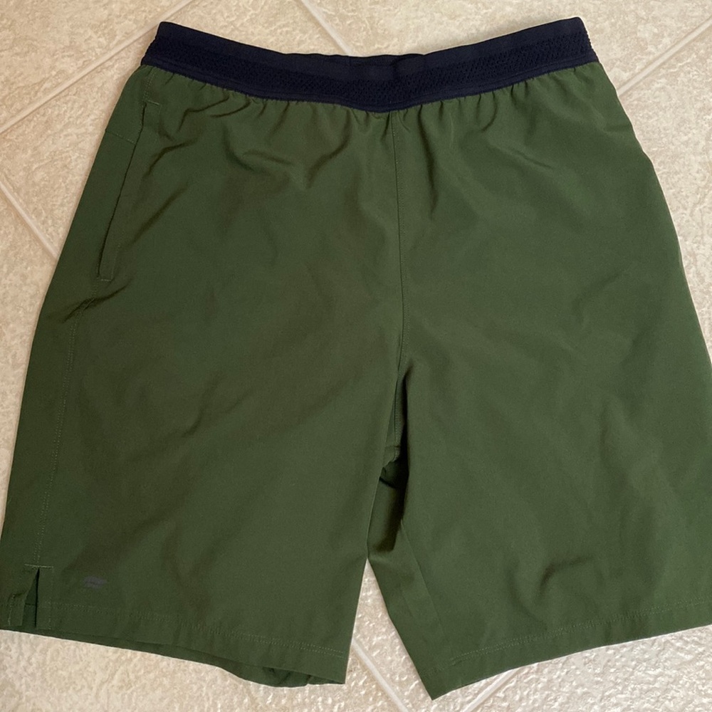 Fabletics Fundamental shorts with liner